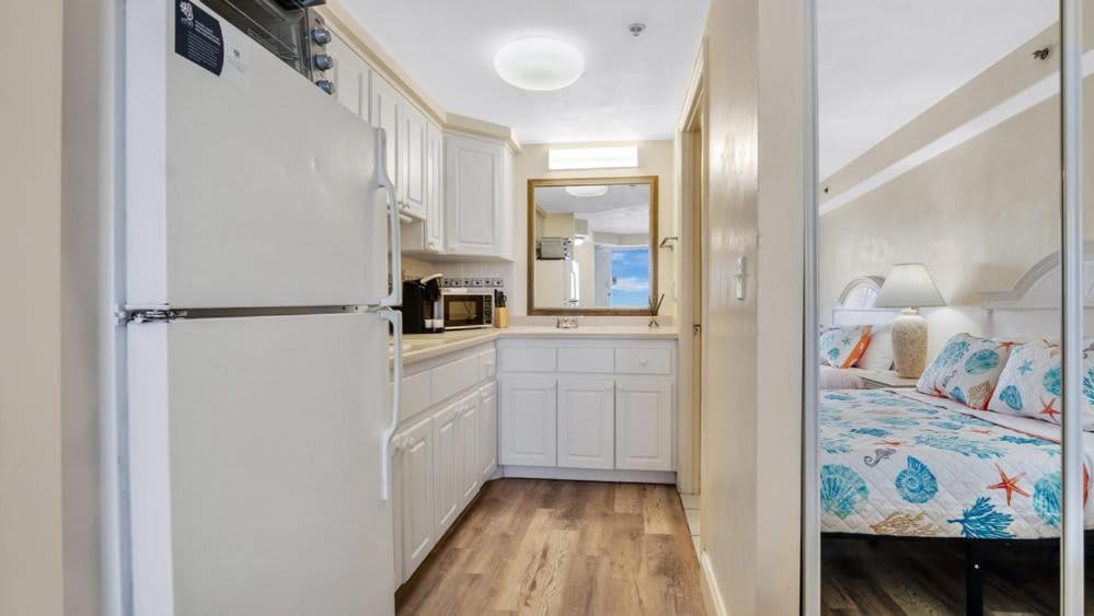 Apartment Daytona Getaway With Direct Ocean Views *
